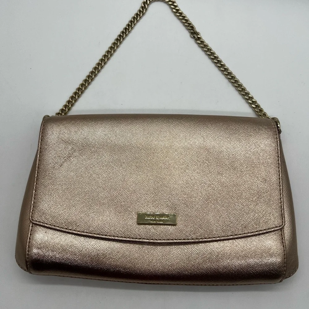 KATE SPADE ROSE GOLD METALLIC LEATHER HANDBAG WITH GOLD CHAIN STRAP